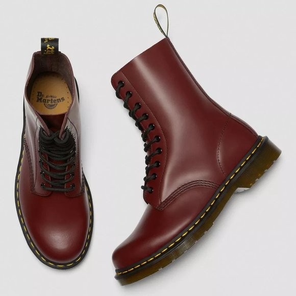 Sold - Dr. Martens 1490 Boots US Men's Size 11 Cherry Red Smooth Leather 10 Eye - Picture 9 of 12